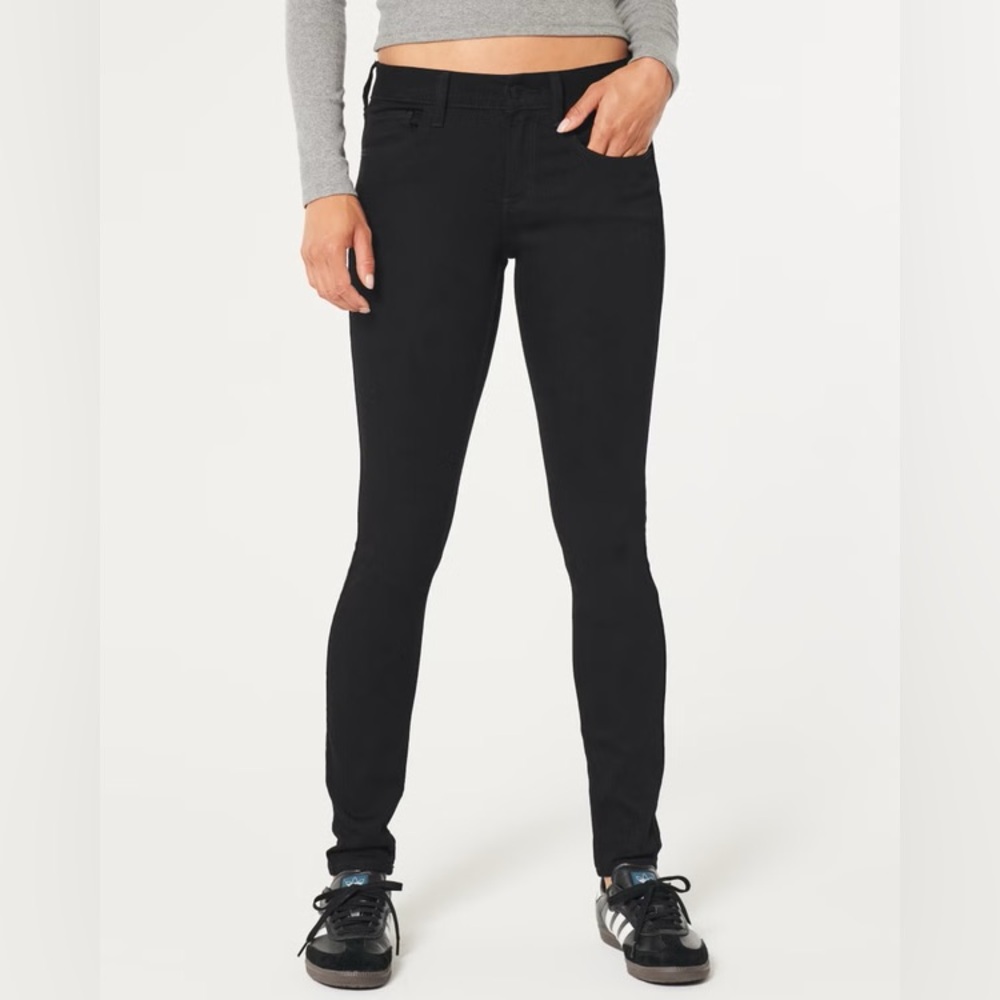 Hollister Curvy Low-Rise Black Super Skinny Jeans